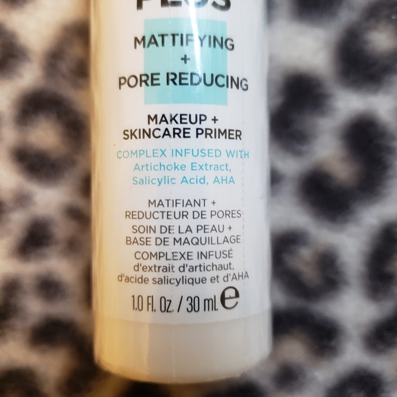 Revlon Photoready Prime Plus Mattifying + Pore Reducing Makeup + Skincare Primer - Picture 3 of 7